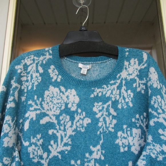 Last Chance ❌ Croft & barrow floral like print w metallic accent sweater 1X - Picture 4 of 13
